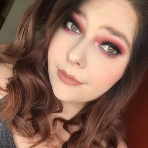 Meet your Posher, Abigail